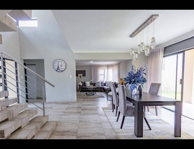 5 BEDROOM HOUSE FOR SALE IN COPPERLEAF ESTATE